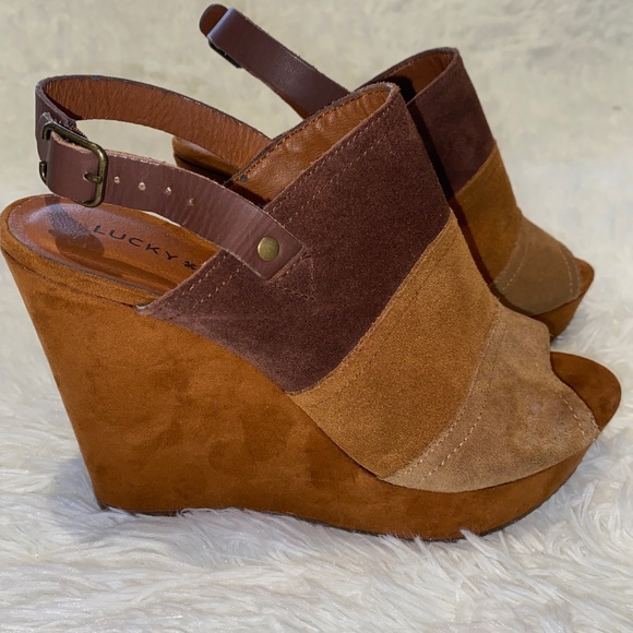 Lucky Brand Suede Leather 4 1/2" Wedges Sz9 - Picture 1 of 8